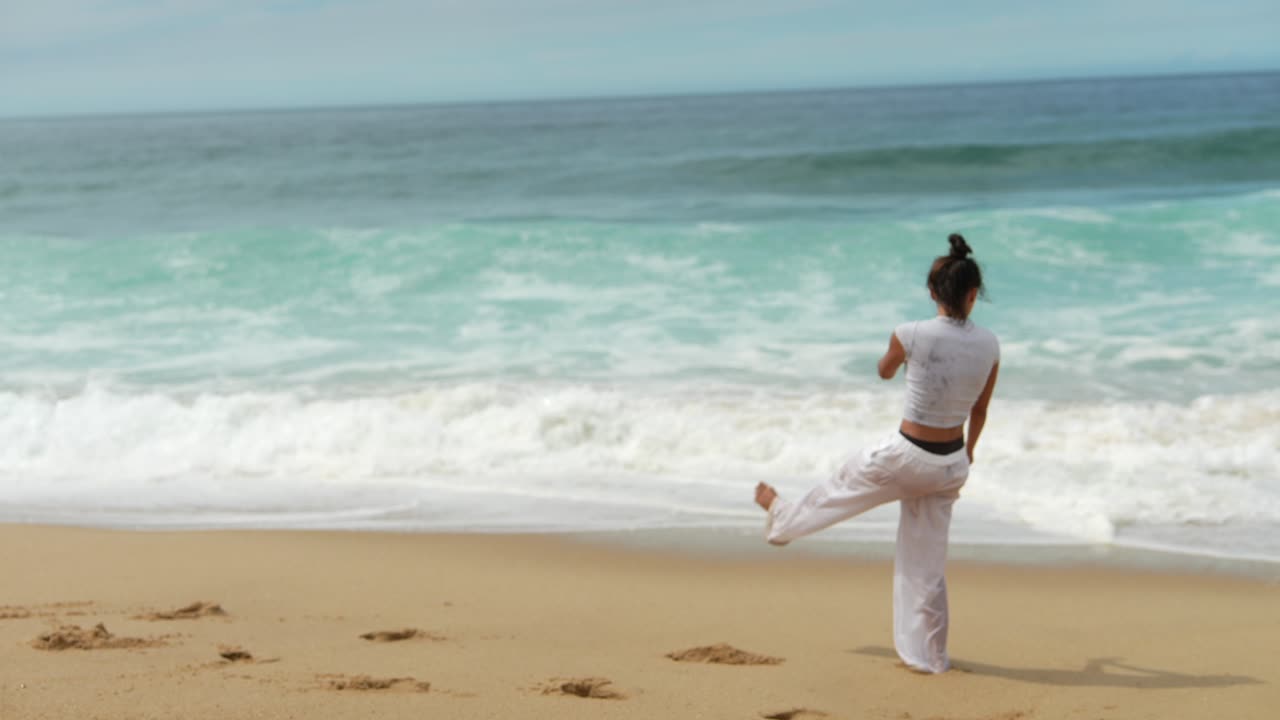 해변에 있는 여자