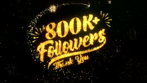 800k seguidores saludos y tarjetas de deseos hechas de partículas de brillo y chispas iluminan el cielo nocturno oscuro con coloridos fuegos artificiales de fondo 4k.
