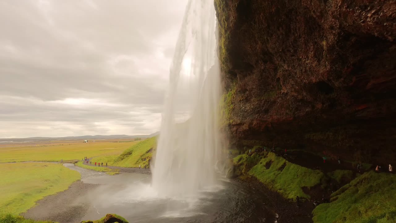 vista panorámica de la cascada de seljalandsfoss