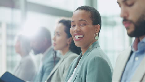 Cara,-Sonrisa-Y-Una-Mujer-Negra-De-Negocios