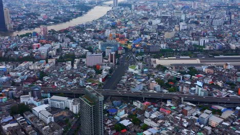 Vista-Panorámica-Aérea-De-Las-Autopistas-En-El-Centro-De-Bangkok-En-Tailandia