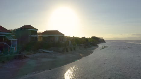 Sonnenuntergang-Strand-In-Bali-Indonesien-Schönste-Versteckte-Insel-Nusa-Penida