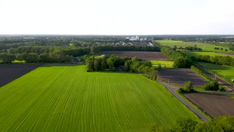 vista aérea de las tierras de cultivo del campo holandés