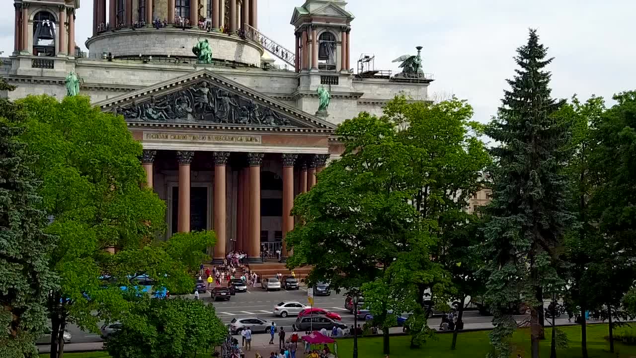 vista exterior de una catedral en san petersburgo