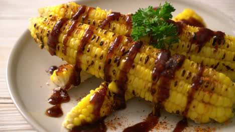 maíz a la parrilla y barbacoa con salsa bbq