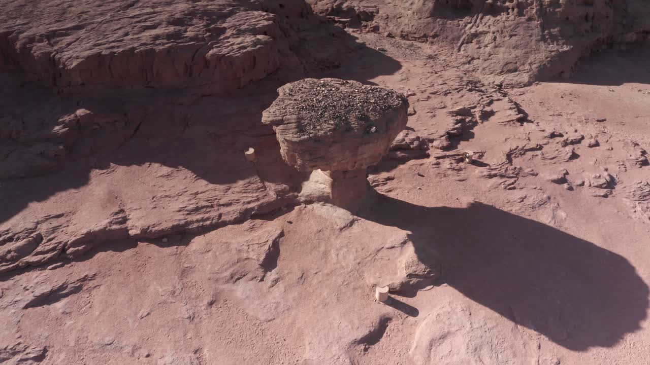 은 바위 사막 형성