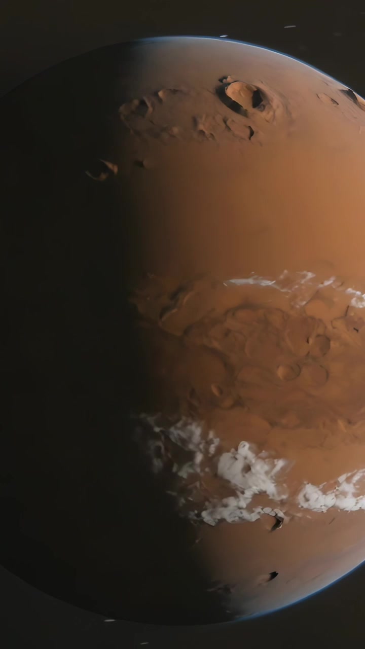 Video verticale: Telecamera sonda che effettua una panoramica mostrando un pianeta che ruota nello spazio, rivelando crateri da studiare.