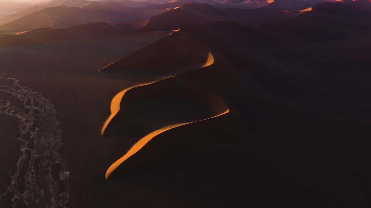 hermosas formas de dunas de arena en el desierto de namib