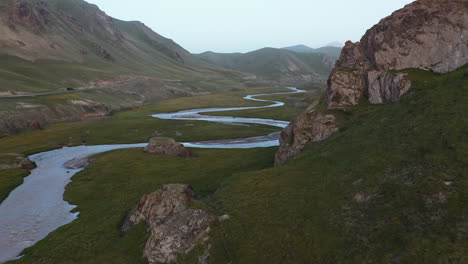 Drone-shot-flying-over-the-Kurumduk-river-in-Kyrgyzstan