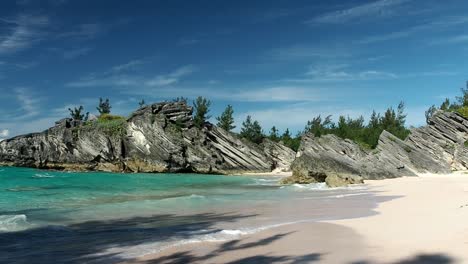 stonehole bay beach is a lovely beach on the south shore coastline of bermuda