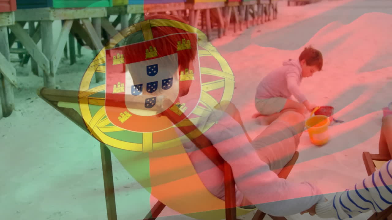 해변에서 카우카스족 가족 위에 포르투갈 발의 애니메이션