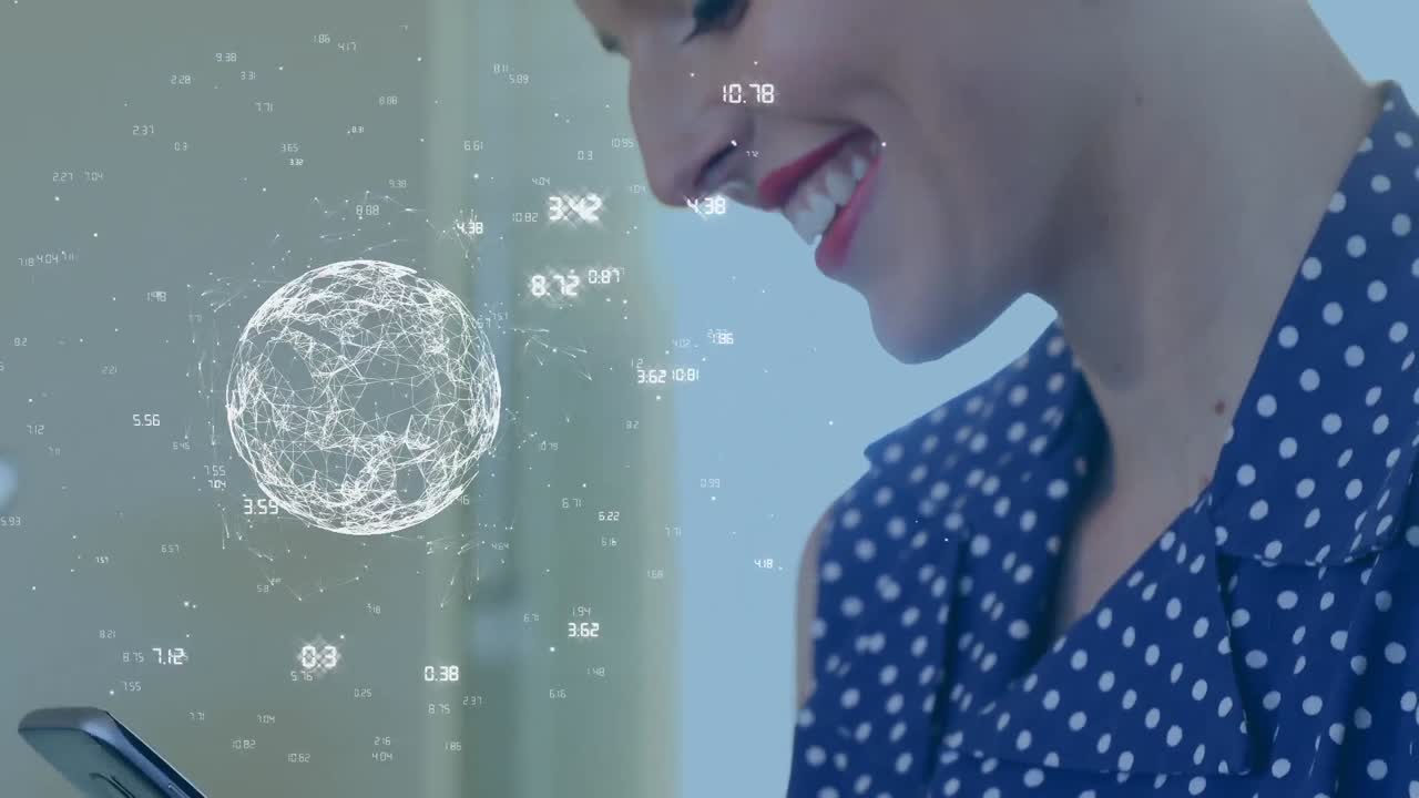 animación del globo con una red de números sobre una mujer caucásica usando un teléfono inteligente