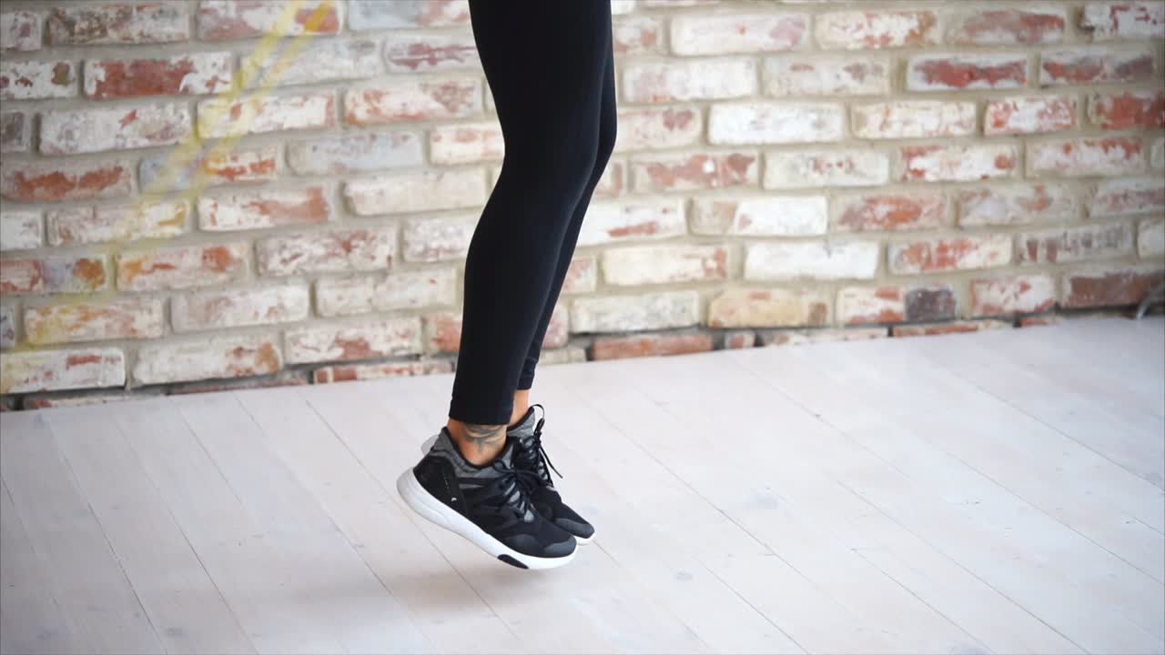 로프 점프하는 여자