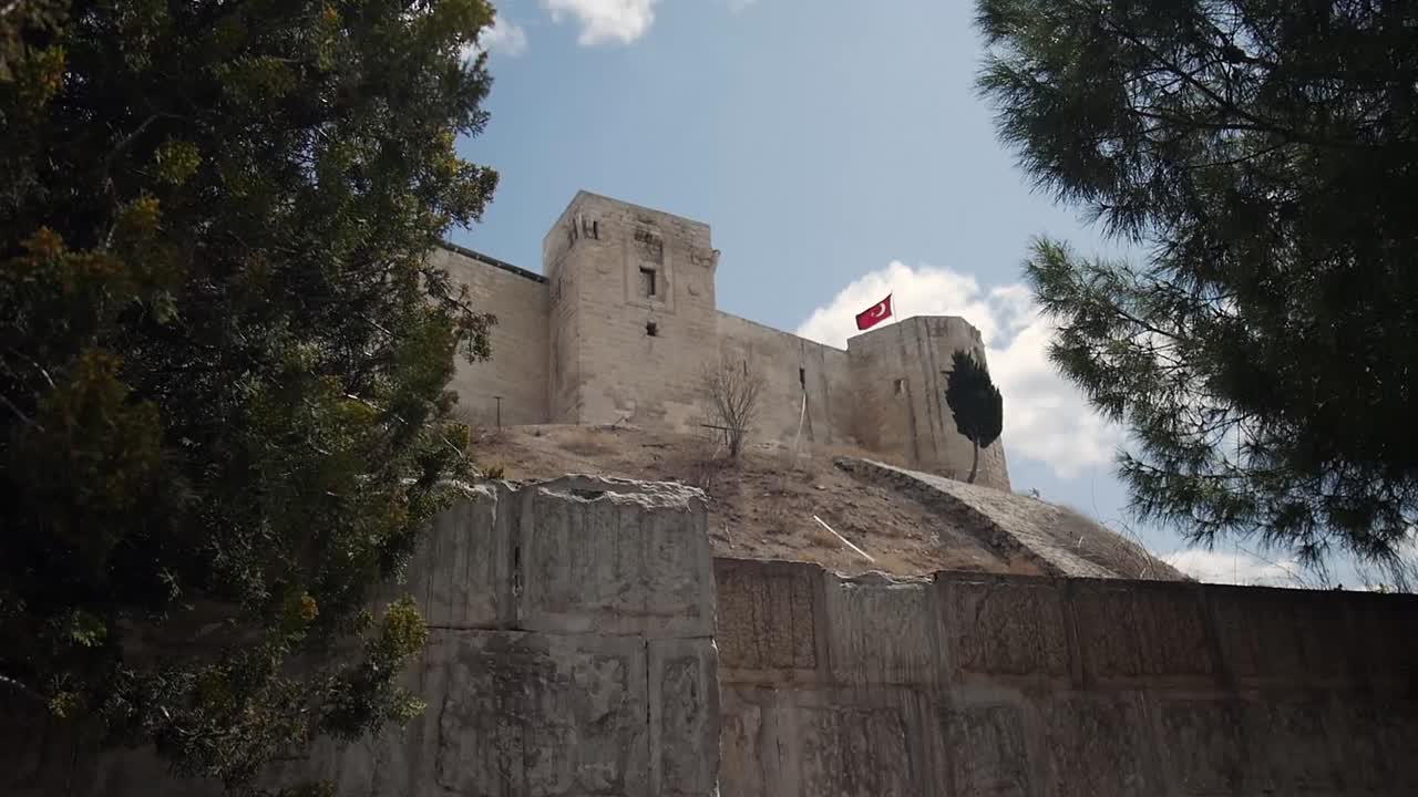 el castillo de gaziantep es una fortaleza en la ciudad