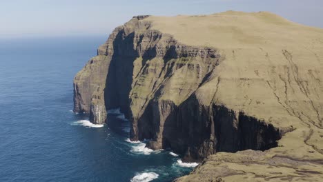 Stunning-View-Of-Asmundarstakkur-Sea-Stack-On-Suduroy-During-Daytime-On-Faroe-Island,-Denmark