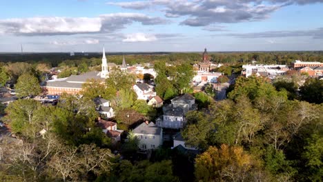 aerial-low-push-in-to-churches-in-newnan-georgia