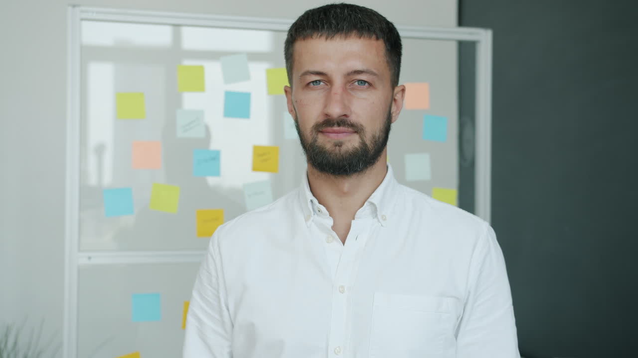 hombre de negocios en el cargo