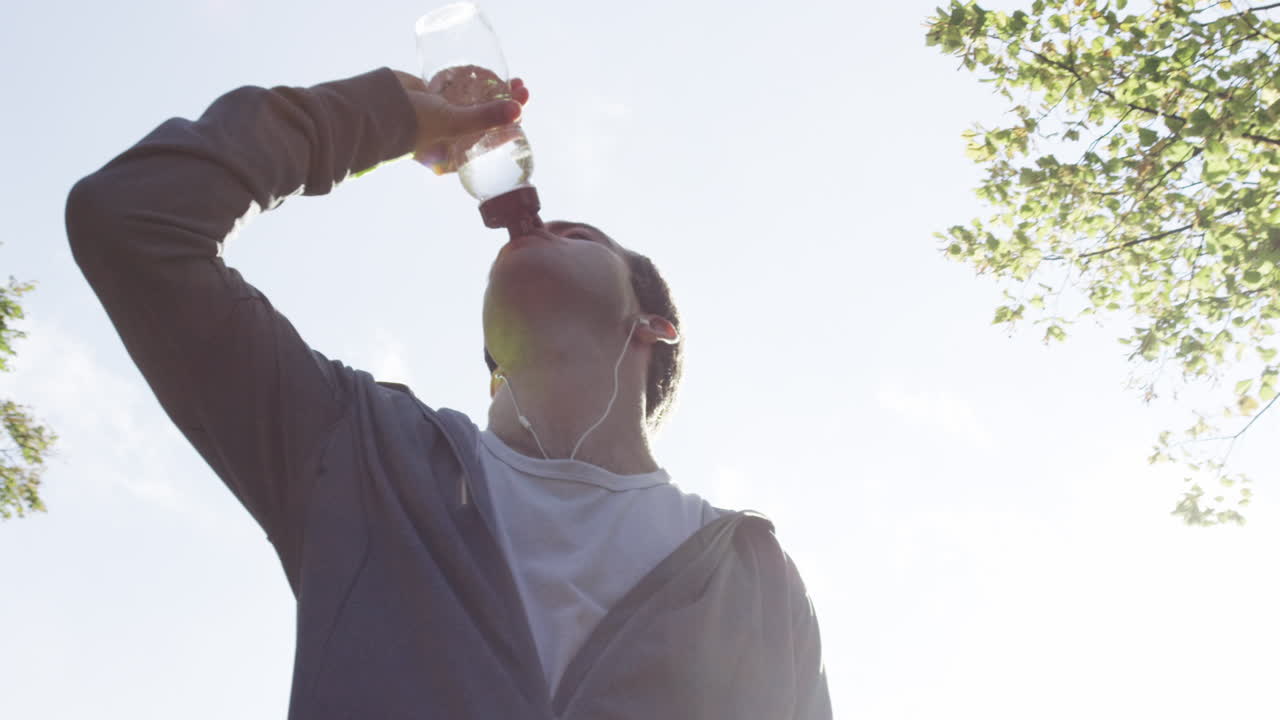 물은 생명의 본질입니다.