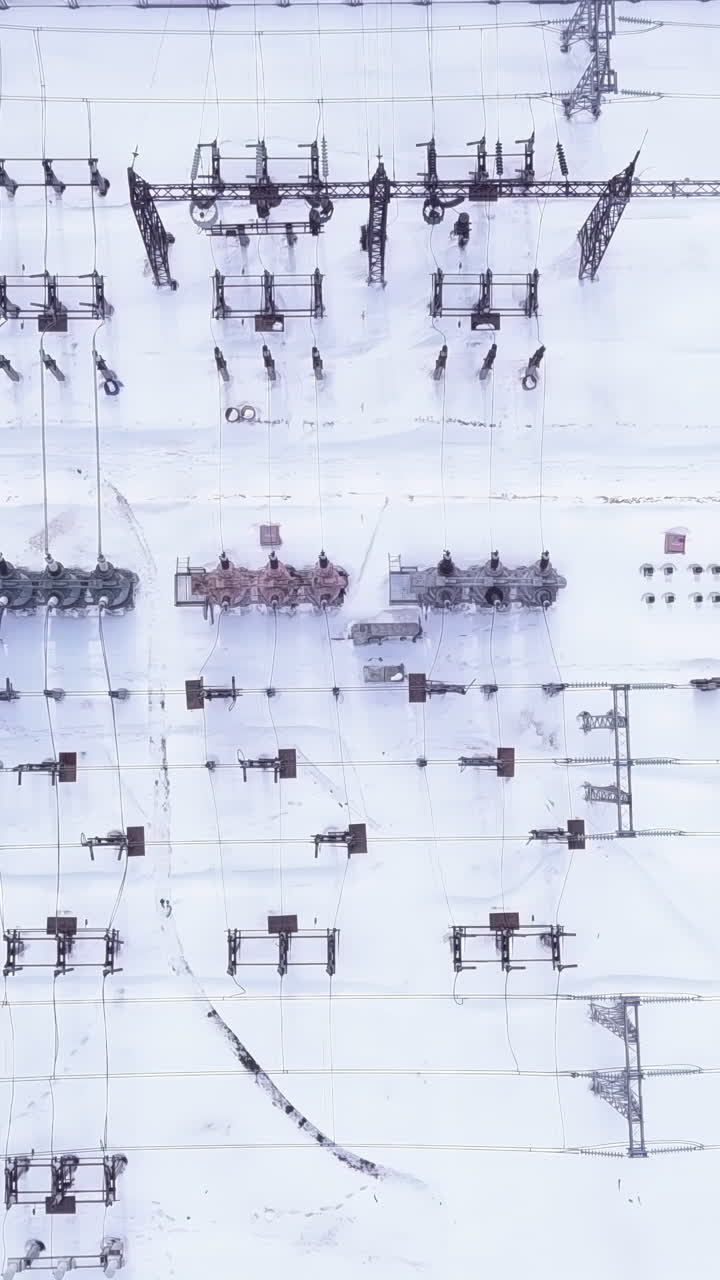 vista aérea de una central eléctrica nevada