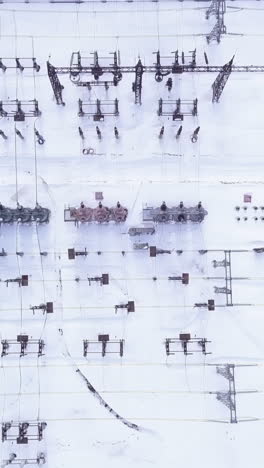vista aérea de una central eléctrica nevada