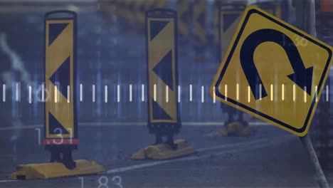 animación del procesamiento de datos contra el cartel de giro en u y la secton baja de personas que caminan por la calle