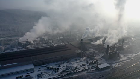 Vista-Aérea-De-Acería-En-Zona-Industrial