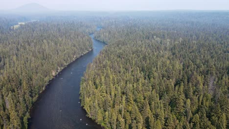 The-picturesque-Murtle-River-flowing-through-Wells-Gray-Provincial-Park-in-British-Columbia,-Canada