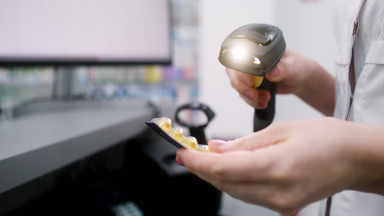 약국에서 일하는 여자