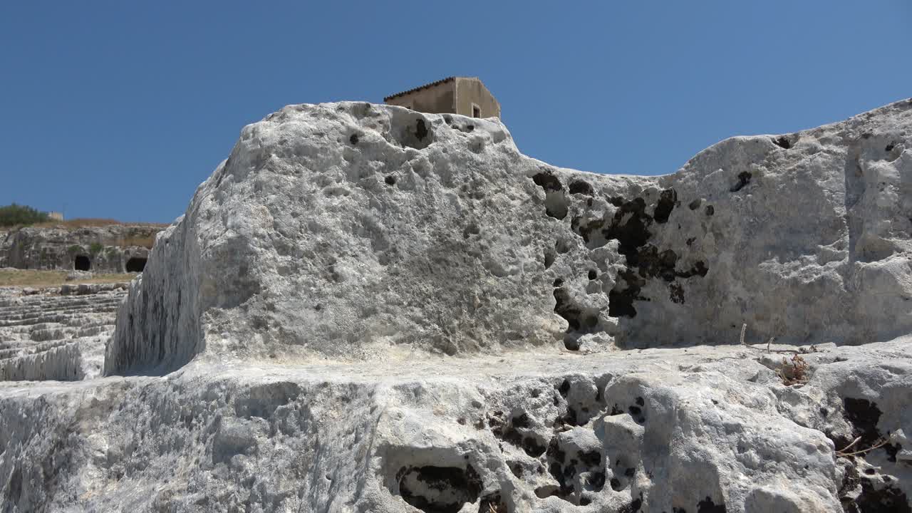 시라큐스의 그리스 극장 (시라쿠사), 고대 기념물의 유적, 시칠리아, 이탈리아.