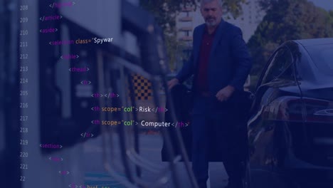 Animación-Del-Procesamiento-De-Datos-Financieros-Sobre-Un-Hombre-Caucásico-Cargando-Un-Coche-Eléctrico