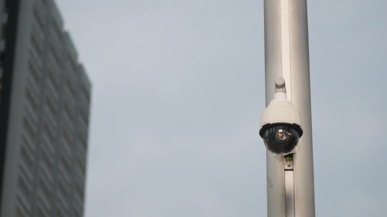 Camera di sicurezza su un palo