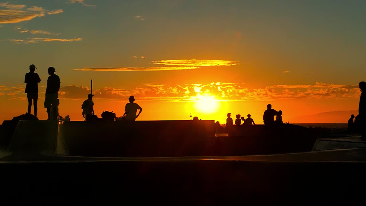 스케이트파크 해가 지는 실루