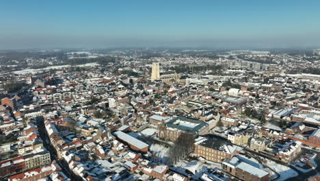 Panoramic-view-of-Tongeren-in-winter-day,-Basilica-in-background