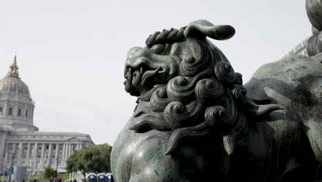 Gargoyle-statue-in-front-of-museum-in-San-Francisco