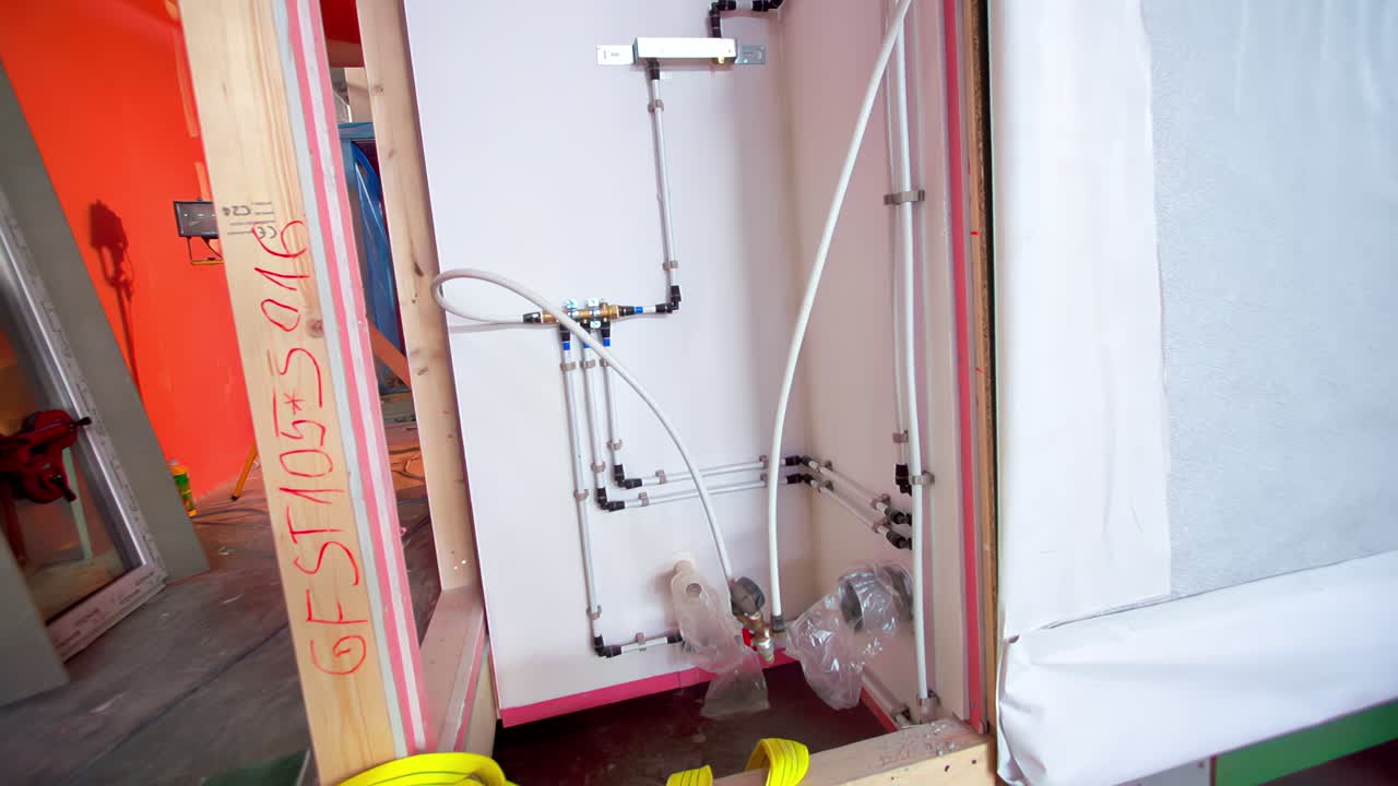 Ristrutturazione casa, cantiere pronto per modifiche, settore della falegnameria