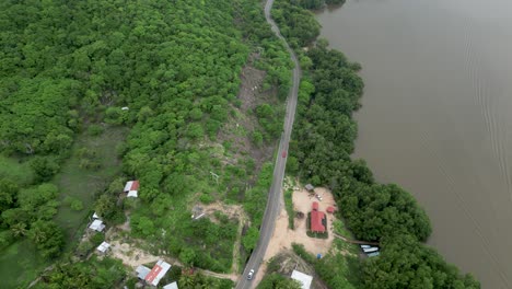 Neben-Der-Lagune,-Luftaufnahmen-Der-Manialtepec-Straße