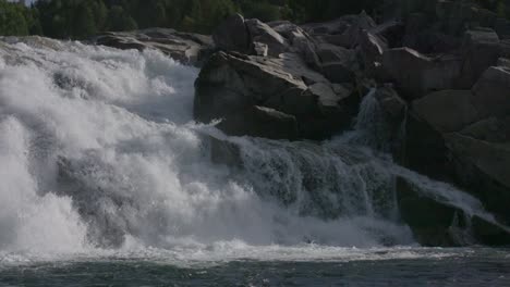 cascada noruega slomo 01