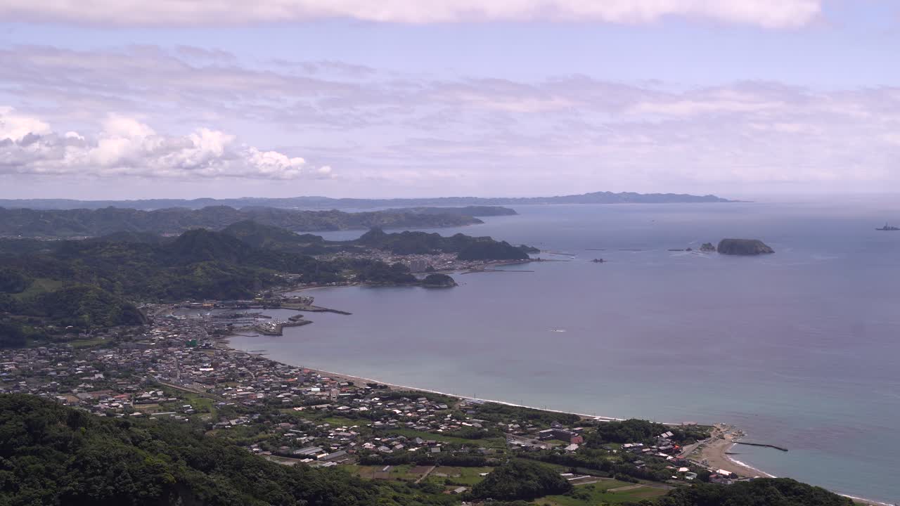 península de boso y montañas costeras en la prefectura de chiba, japón durante el día