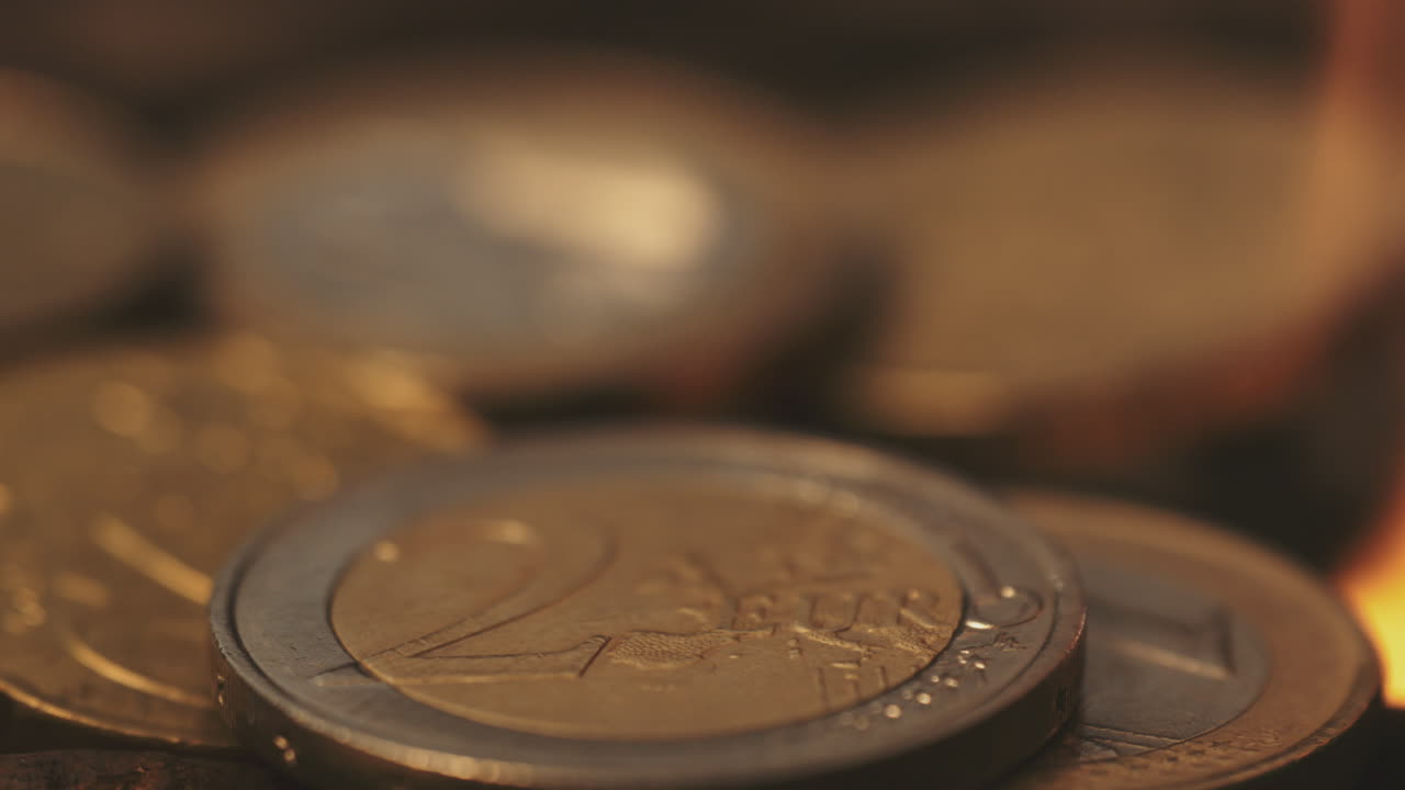 primer plano de las monedas de euro