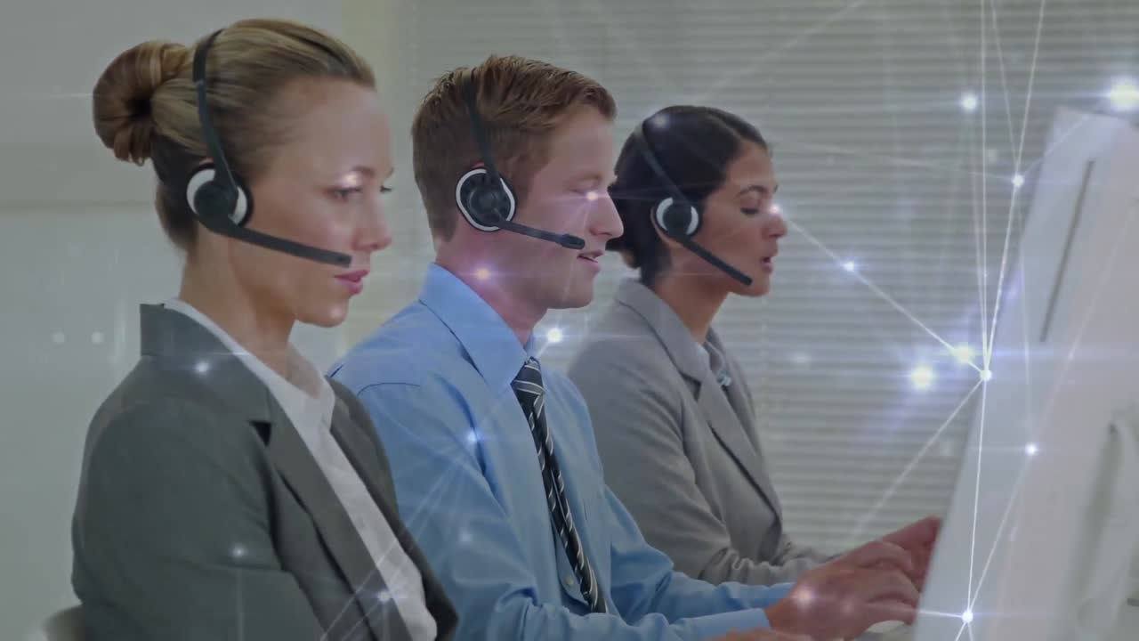 전화 헤드 ⁇ 을 착용 한 사업가 들 을 통한 연결 네트워크 의 애니메이션