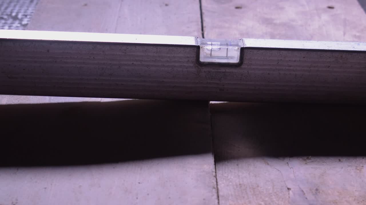 controlar la superficie con la herramienta de medición-8