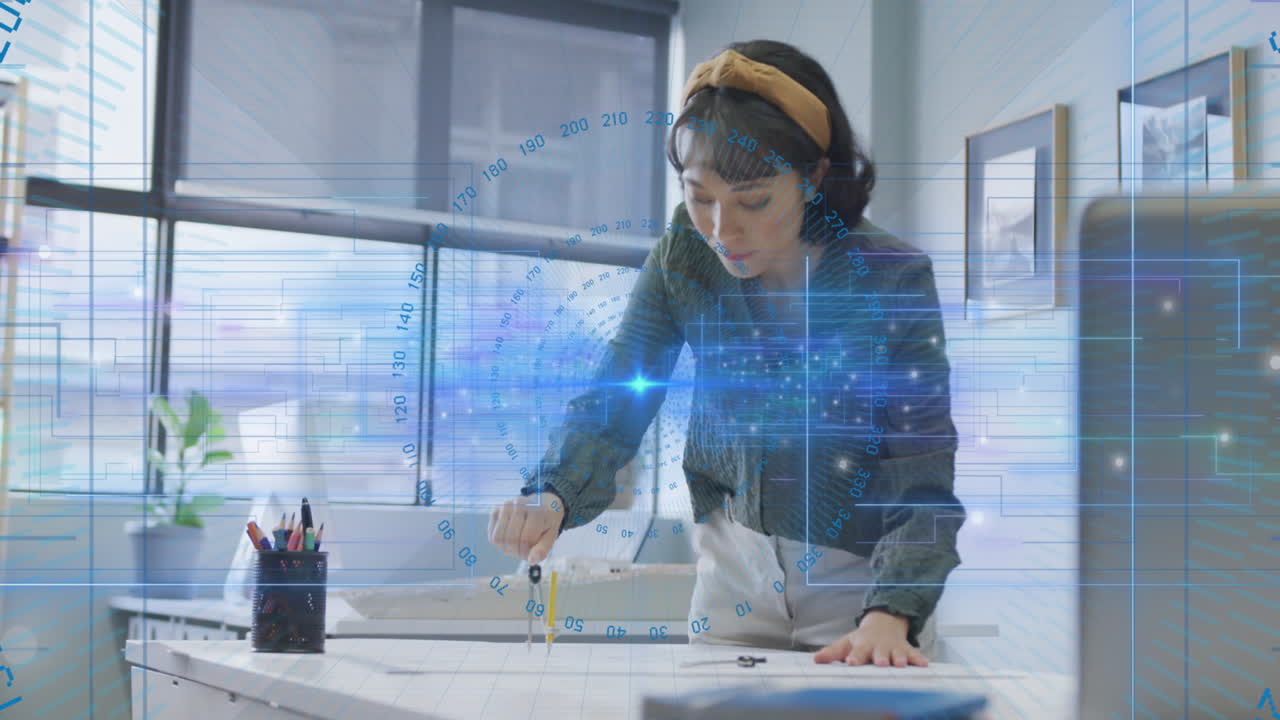 animación del procesamiento de datos sobre una mujer de negocios asiática en la oficina