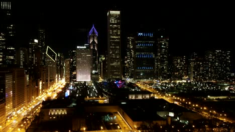 Vista-De-Hiperlapso-Del-Centro-De-Chicago,-Illinois,-Por-La-Noche