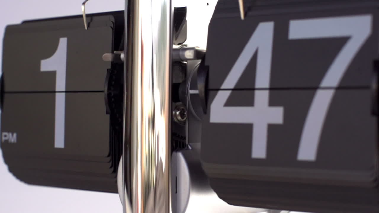 Slow Motion Clock 00