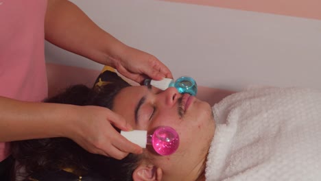 recargarse con un día relajante en el spa.