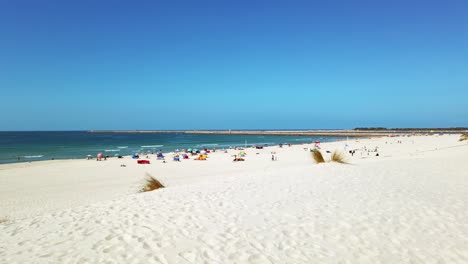 Praira-Da-Barra-Erstaunlicher-Weißer-Sandstrand-Im-Herbst-Von-Gafanha-Da-Nazaré,-Portugal