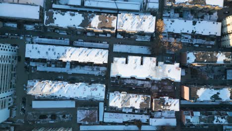 una vista de pájaro durante un día de invierno captura los techos de una zona residencial en zibo, provincia de shandong, china