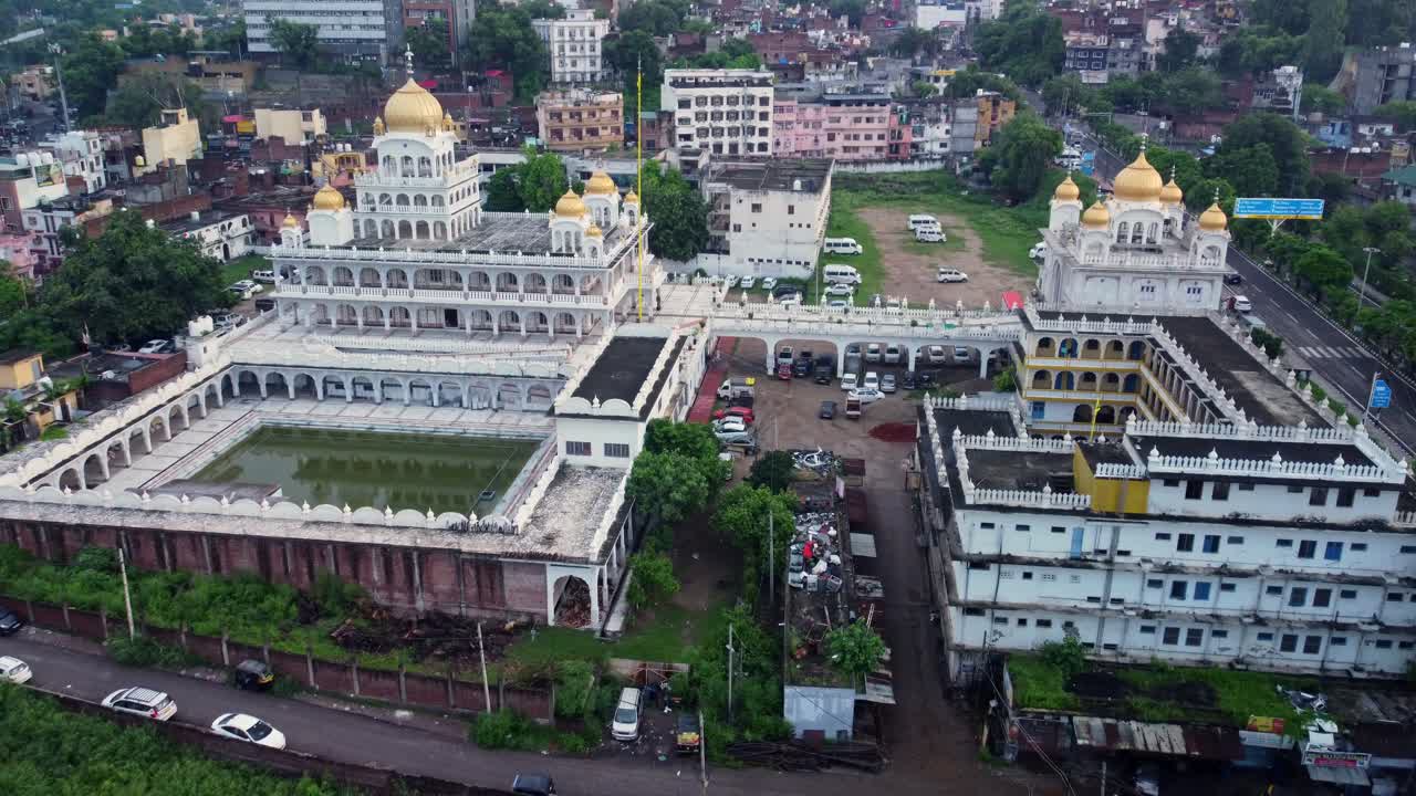 Sikh religious temple Gurudwara Sri Guru Nanak Sahib in Jammu city, Drone shot