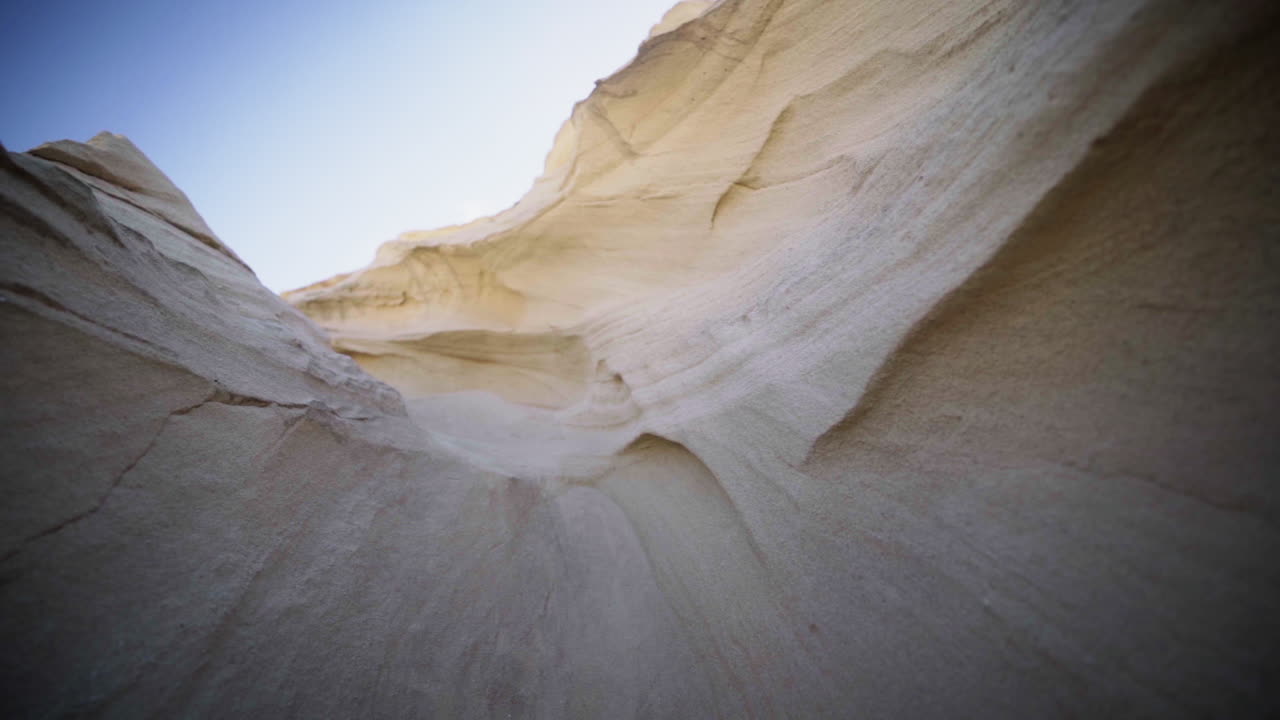 dunas hipnóticas del desierto de fuerteventura españa gimbal shot