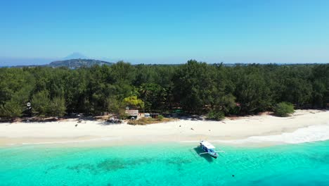 hermoso panorama aéreo, islas tropicales con resorts de lujo, playas de arena blanca y agua de mar turquesa